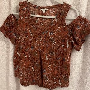 Cotton/modal cold shoulder top